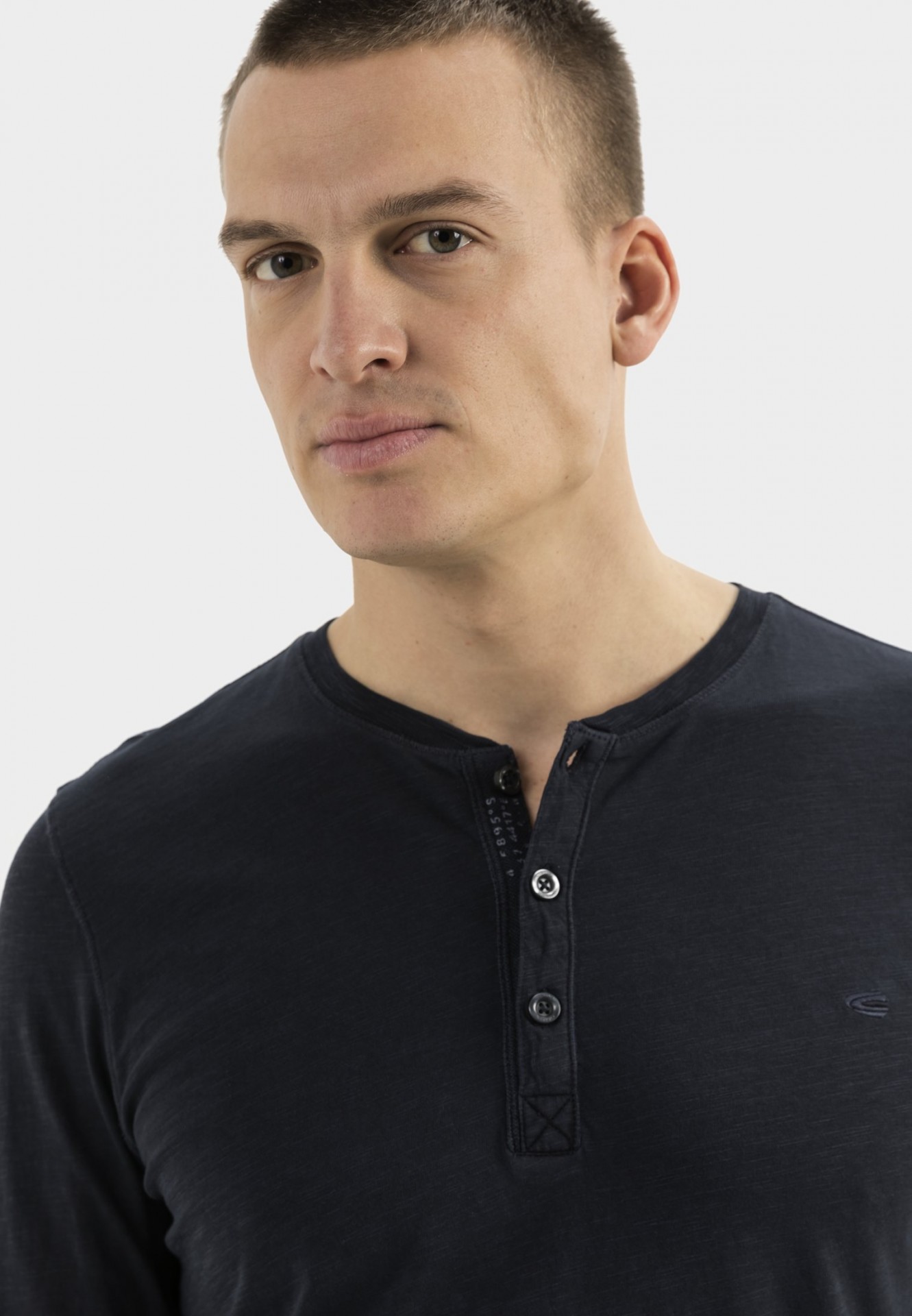 Lightweight long-sleeved shirt with henley collar in pure organic ...
