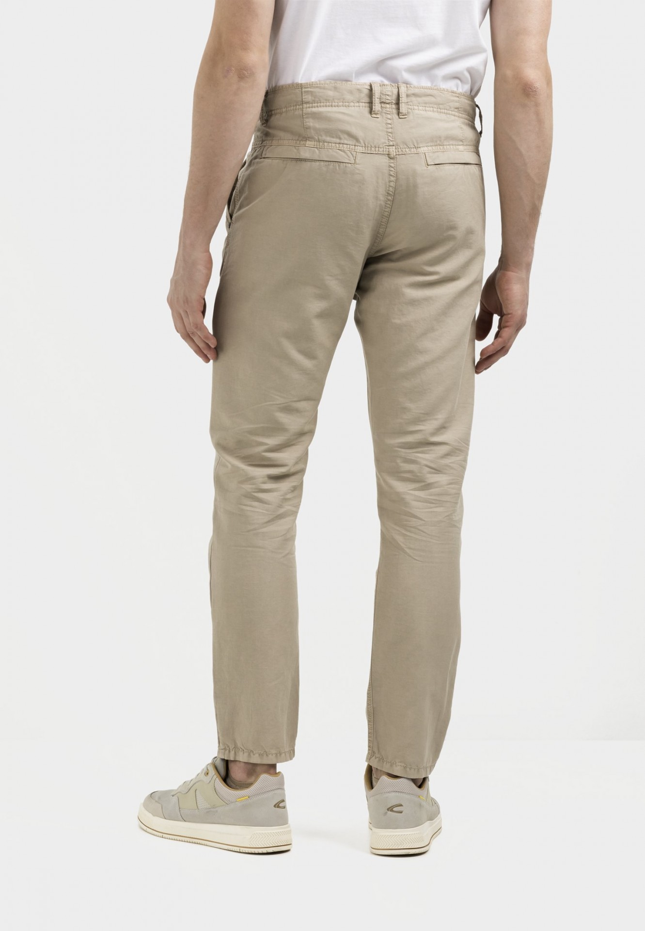 Tapered fit chino in a cotton and linen blend | Beige | 32/30 | 477115 ...